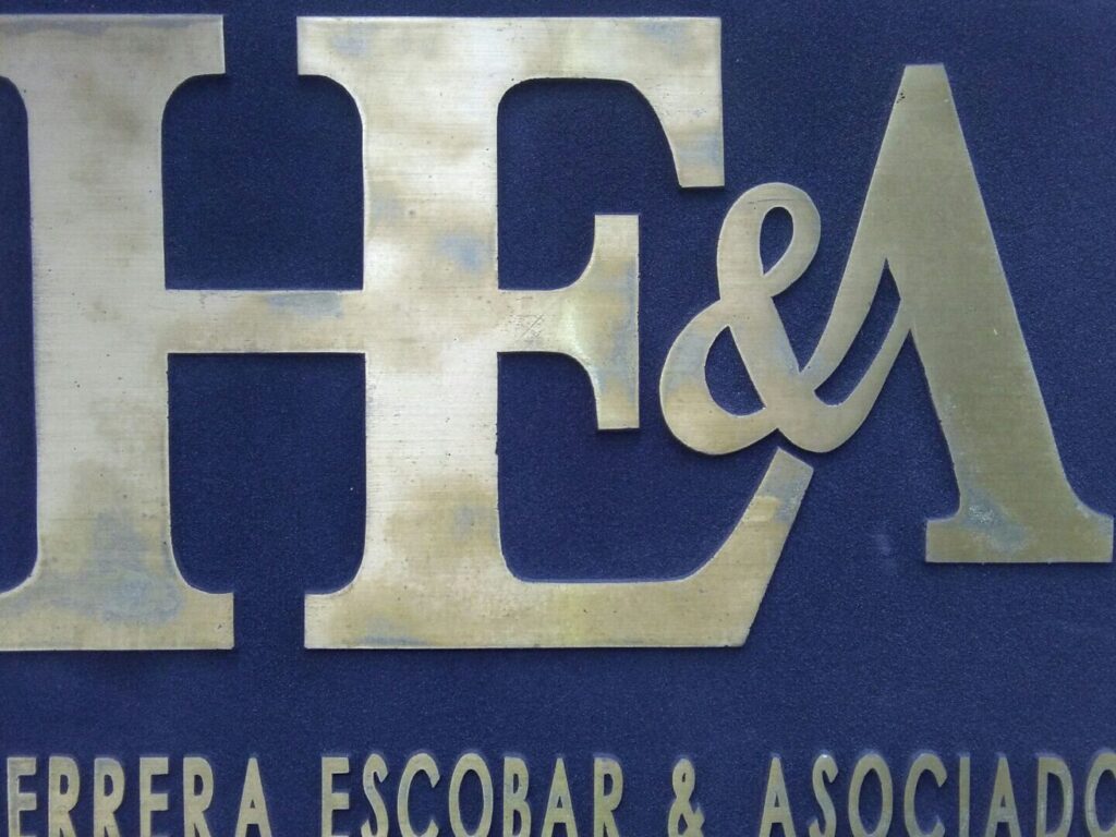 herrera escobar asociados